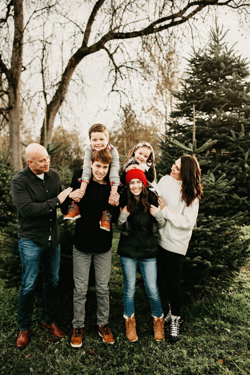 christmas tree farm photoshoot ideas