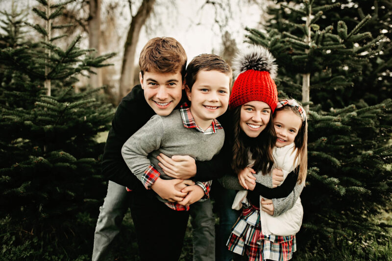 Christmas Family Session - SNAP Foto Photography in Calgary
