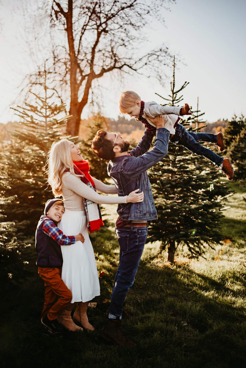 16 family Christmas card photo ideas that will wow your relatives