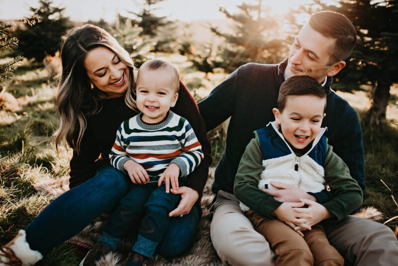 outdoor christmas family photography