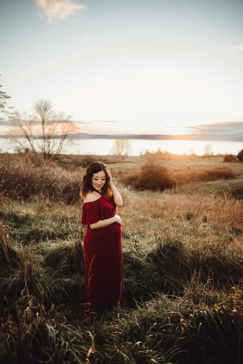 Winter Maternity Photos: Samples, Outfit Tips, Posing Ideas, and More