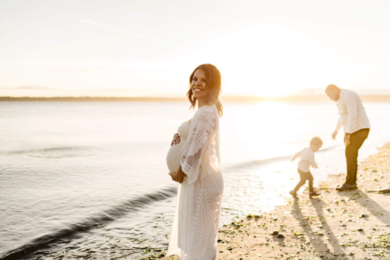 Lady in Pink - Maternity Session - Lana Sky Photography, Sunset Maternity  photo shoot, Seattle Fami…